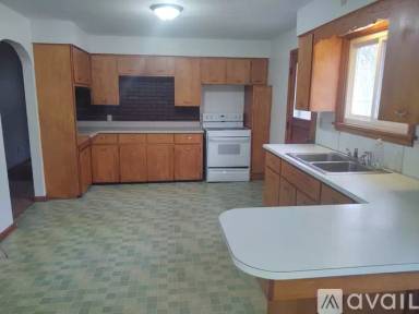 Main picture of 2657 Crooked Run Rd NW