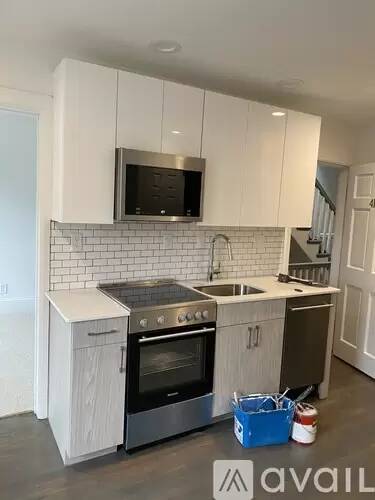 Main picture of 225 Newbury St