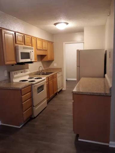 Main picture of 5518 W Market St