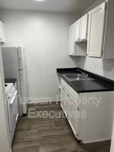 Main picture of 219 W Fort Lowell Rd