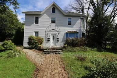 Main picture of 1429 Pocono Blvd
