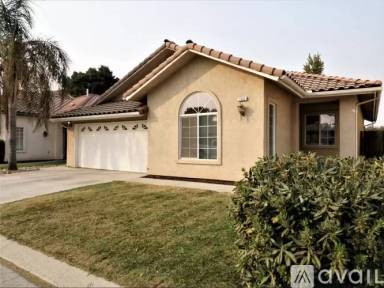 Main picture of 110 Lake Dr