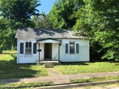 Main picture of 220 E Central St