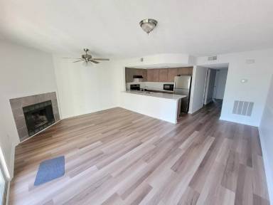 Main picture of 1850 Atlantic Dr Condos