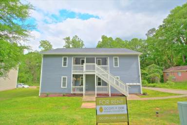 Main picture of 916 Fiske St