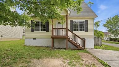 Main picture of 1575 Petty St SE