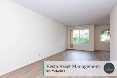Main picture of 2025 Pine St