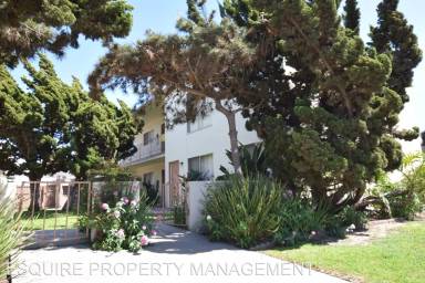 Main picture of 2042 N Ventura Rd