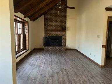 Main picture of 300 Pleasants Dr