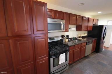 Main picture of 1715 Gough St
