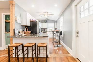 Main picture of 202 Cumberland Ave