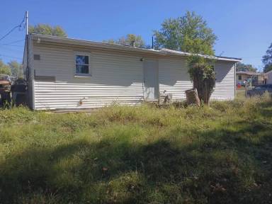 Main picture of 857 Twin Oak Dr