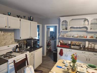 Main picture of 81 Edwards St