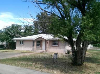 Main picture of 941 Longs Peak St