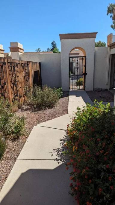Main picture of 2768 W Daffodil Pl