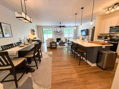 Main picture of 472 Fieldstone Glen Way