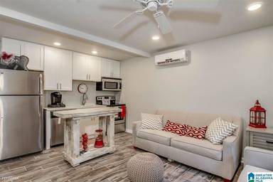 Main picture of 907 15th Ave
