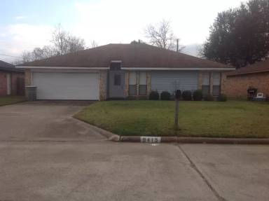 Main picture of 9415 Landis Dr
