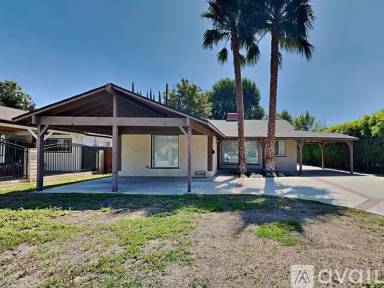 Main picture of 6660 Lindley Ave