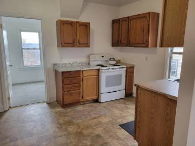 Main picture of 14 Oakwood Ave