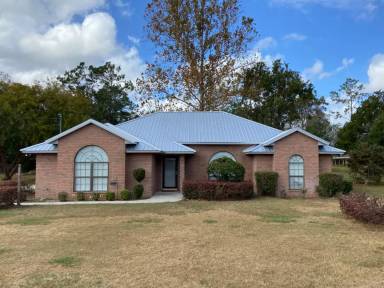 Main picture of 236 SW Stanley Ct