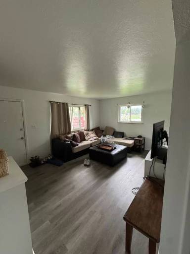 Main picture of 800 S Lashley Ln