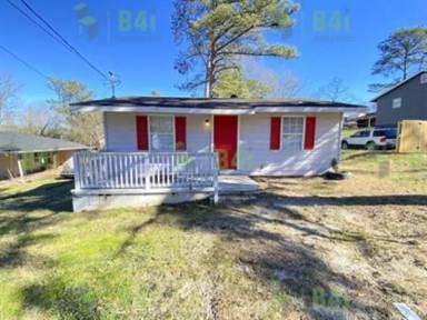 Main picture of 8012 Green St