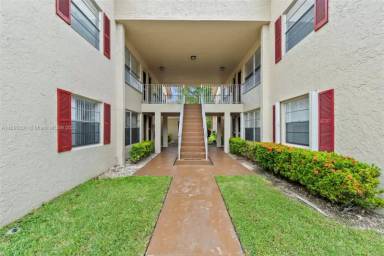 Main picture of 3586 N University Dr