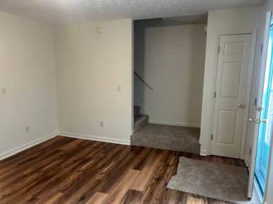 Main picture of 105 Oroark Ave