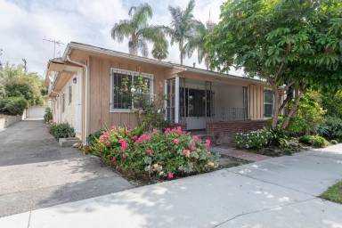 Main picture of 3720 S Centinela Ave