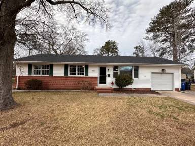 Main picture of 807 Edgewood Dr