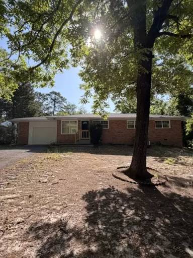 Main picture of 1644 Overhill Rd