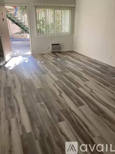 Main picture of 10541 National Blvd