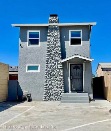 Main picture of 4762 Castle Ave