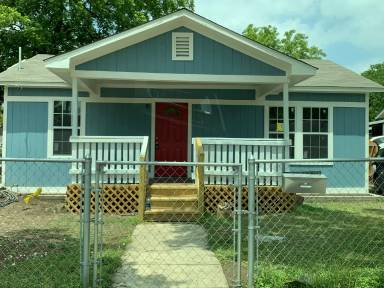 Main picture of 161 Kaine St
