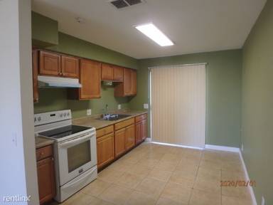 Main picture of 446 N Elk St