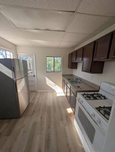 Main picture of 551 6th St