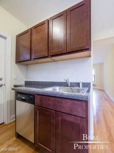 Main picture of 3726 N Pine Grove Ave