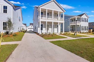 Main picture of 214 Orwel St