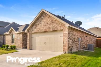 Main picture of 403 Gallop Dr