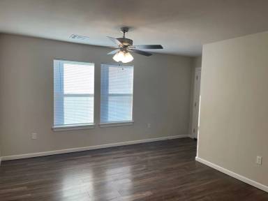 Main picture of 1517 Rosewood Dr