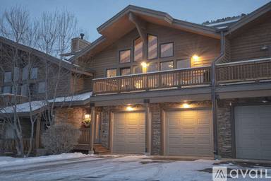 Main picture of 618 Hillside Dr
