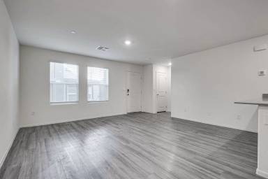 Main picture of 4826 Wine Ridge Ave
