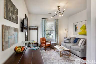 Main picture of 17 W Park Ln