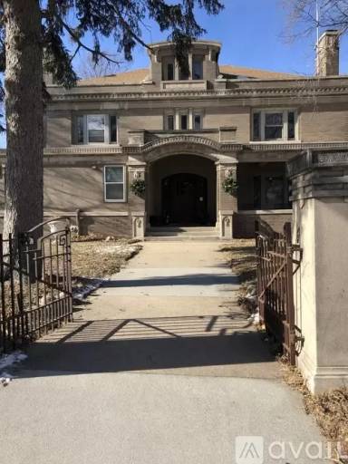 Main picture of 608 S 38th St