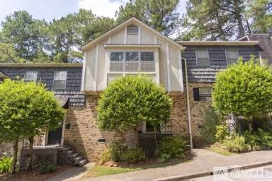 Main picture of 816 Vestavia Villa Ct