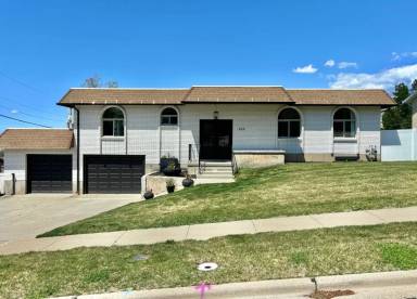 Main picture of 929 Claremont Dr