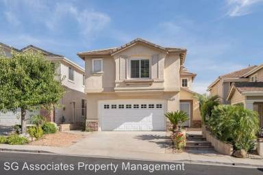 Main picture of 3042 Hollycrest Ave