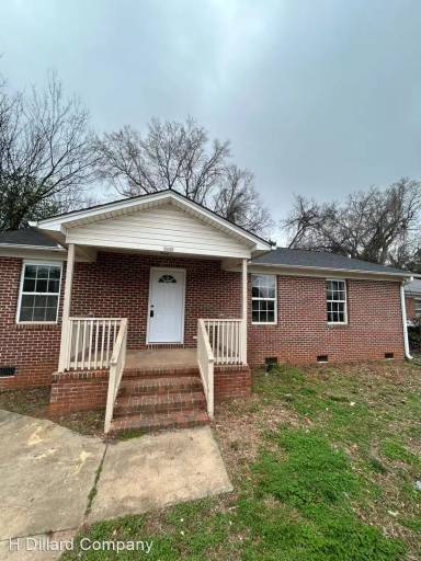 Main picture of 307 N Leach St