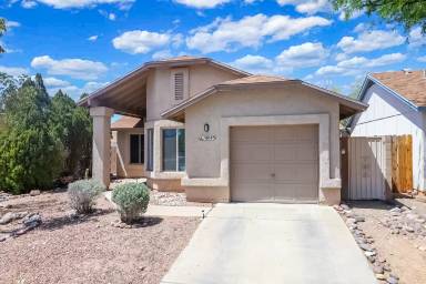 Main picture of 10043 E Bryonwood Ln